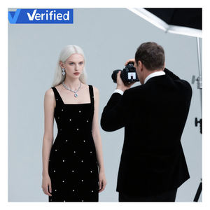<span class=keywords><strong>Studio</strong></span> photo professionnel offrant des services de photographie vidéo pour les vêtements, les accessoires, les photos de produits, photographie sur fond blanc - Product Image 4