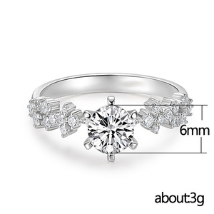 Anello di Fidanzamento F1007 per Donna in Oro Bianco con Diamante Taglio Brillante Rotondo, Pietra Principale Colore G Naturale e Diamanti Laterali - Product Image 5
