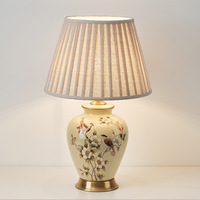 Lampe de table en céramique personnalisée, style américain simple, chambre à coucher, style chinois, salon européen, lampe de chevet LED, lampe d'hôtel CE