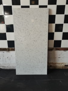 Azulejo de terrazo para pared, placa media, gris claro, 16x32 - Product Image 5
