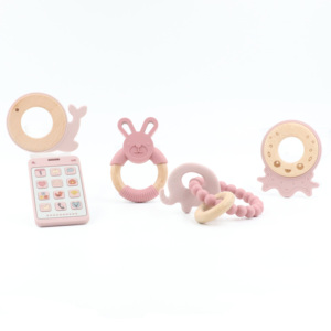 Nouveau design de jouets de dentition sensoriels pour bébé coffret cadeau hochet doux au <span class=keywords><strong>crochet</strong></span> sans BPA et anneau de dentition en bois jouet de dentition pour bébé - Product Image 4