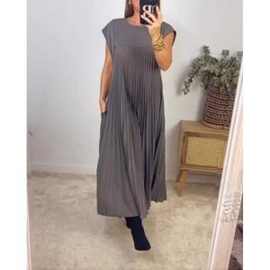 Robe longue ample plissée sans manches à col rond élégante et tendance pour femmes automne 2025 - Product Image 4