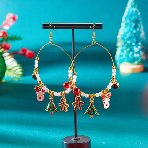 Pendientes Colgantes de Navidad con Diseño de Dibujos Animados, Chapados en Oro, de Aleación, Joyería de Fiesta para Mujer, con Dijes de Perlas de Imitación - Product Image 1