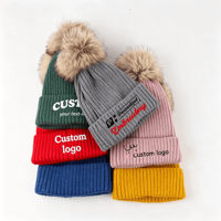 Vente en gros de bonnets en acrylique personnalisés avec logo brodé, bonnets en tricot unisexes pour l'hiver