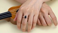 Inspiración de la naturaleza Forma de ataúd de ónix negro Anillo de Plata de Ley 925 Ajuste de Punta Diseño de hoja de rama de piedra negra natural unisex