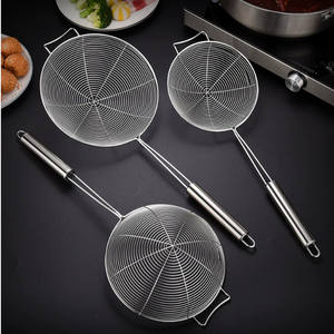 18 # Grande passoire de cuisine en acier inoxydable Passoire en métal domestique <span class=keywords><strong>Filet</strong></span> filtrant <span class=keywords><strong>pour</strong></span> boulettes <span class=keywords><strong>Panier</strong></span> d'égouttage <span class=keywords><strong>pour</strong></span> marmite frite - Product Image 3