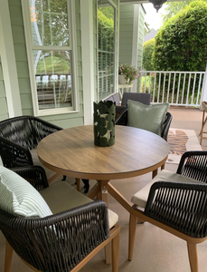 Conjunto de Comedor de Lujo Moderno para Exteriores con Cuerdas Trenzadas, Estilo Elegante, Asientos con Estructura de Aluminio con Aspecto de Teca, Ideal para Villa junto a la Piscina - Product Image 1