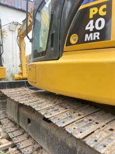 Mini-excavatrice compacte d'occasion Komatsu PC40, machine hydraulique pour projets agricoles, vergers et serres - Product Image 5