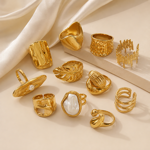 Anillos Grandes de Acero Inoxidable de Lujo con Baño de Oro de 18K y Perlas Barrocas Texturizadas Irregulares - Product Image 4