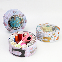 Boîte à couture portable en métal, kit complet d'outils de réparation à domicile avec fils, aiguilles et ciseaux, étui de réparation miniature multifonctionnel