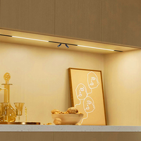 Blendfreie Schmuckvitrinen-Beleuchtung 24 Grad Verstellbare Luxus-Museumsausstellungs-Vitrine Magnetische Schienen-LED-Leuchte