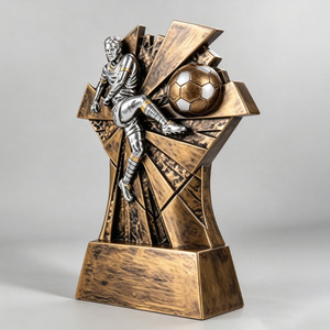 Trophée de football en résine personnalisé pour compétitions sportives – Artisanat d'entreprise populaire - Product Image 3