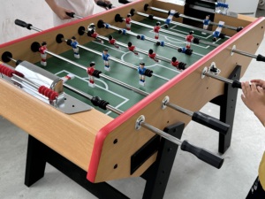 Buena calidad <span class=keywords><strong>de</strong></span> gama alta al por mayor MDF futbolín <span class=keywords><strong>mesa</strong></span> <span class=keywords><strong>de</strong></span> fútbol para niños adultos hogar familia Venta caliente - Product Image 6