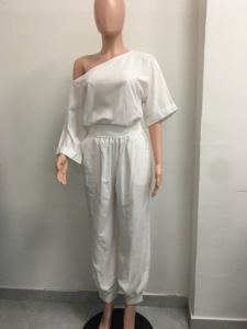 Completo da donna a tinta unita <span class=keywords><strong>con</strong></span> top monospalla asimmetrico a manica corta e <span class=keywords><strong>pantaloni</strong></span> larghi, set 2 pezzi Sehe Fashion - Product Image 5