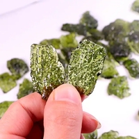 Vente en gros de pierre brute moldavite verte Artisanat en cristal Verre météorite Pierres en vrac Moldavite