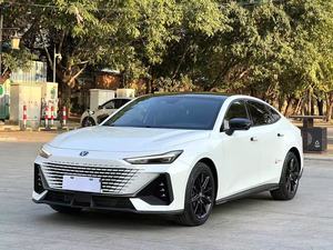 รถยนต์มือสองปี 2023 Changan Uni-v เกียร์อัตโนมัติ รุ่น Stylish Sedan เบาะหนัง ยาง R18 หลังคาพาโนรามา พวงมาลัยซ้าย กล้องมองหลัง Uni-v - Product Image 1