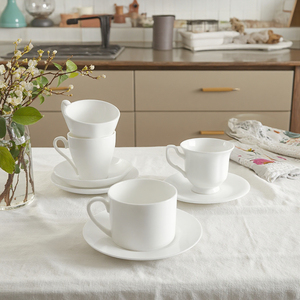 Set di <span class=keywords><strong>tazze</strong></span> e piattini per il tè europeo personalizzato, <span class=keywords><strong>tazze</strong></span> in porcellana bianca <span class=keywords><strong>da</strong></span> caffetteria <span class=keywords><strong>da</strong></span> 7 once - Product Image 5