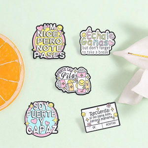 Broche à message original et colorée « I'm <span class=keywords><strong>Nice</strong></span> Pero No Te Pases » pour accessoires vestimentaires - Product Image 1