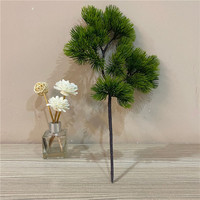 Arbres de pin artificiels en plastique, branche de pin et de cyprès verte unique pour les décorations de Noël, de la maison et du jardin