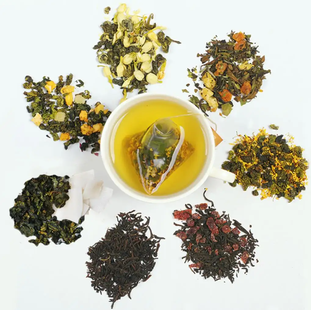 Sachets de thé noir mélangé, produit aux fleurs mélangées, saveur puissante