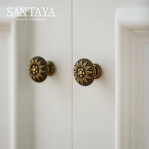 Gagang Kabinet Dapur Santaya Solid Antique Brushed Brass, Kenop Laci Lemari Kamar Tidur, Gagang Furnitur Perunggu - Product Image 1