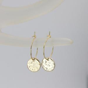 Ragazze di modo regalo di giorno <span class=keywords><strong>della</strong></span> madre Oro piccolo <span class=keywords><strong>Orecchini</strong></span> a cerchio martellato oro cerchio di fascino <span class=keywords><strong>della</strong></span> moneta piccoli <span class=keywords><strong>Orecchini</strong></span> a cerchio - Product Image 1