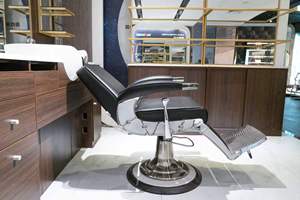 Silla de peluquería de alta gama especialmente diseñada para salones de belleza. Silla reclinable retro para tratamientos faciales y de aseo para peluquerías. Sillas de barbero. - Product Image 5