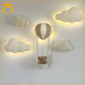 Lámpara de Pared de Felpa Suave con Forma de Nube para Dormitorio de Bebé - Linda Decoración de Globo Aerostático con Osito de Peluche - Product Image 3