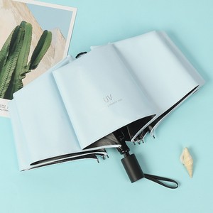 Parapluie portable à ouverture et fermeture automatiques, tissu pongee 190T, doublure noire, protection UV, parapluie soleil-pluie pour les déplacements en extérieur - Product Image 1