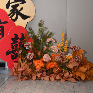 Arrangements floraux de mariage d'automne, décorations de roses en soie réalistes pour la salle de mariage, la scène et les allées. - Product Image 3