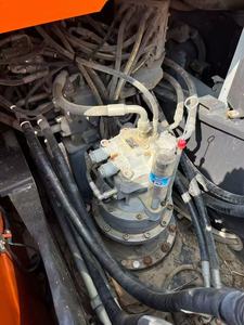 Excavadora de cadenas Hitachi Zx210 de segunda mano, bien mantenida, eficiente en consumos de combustible, maquinaria de excavación para obras municipales en carreteras. - Product Image 3