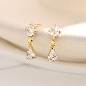 Boucles d'oreilles pendantes étoile élégantes pour femmes, plaquées or, zircon, accessoires classiques pour le quotidien, style simple et personnalisé, vente chaude - Product Image 1