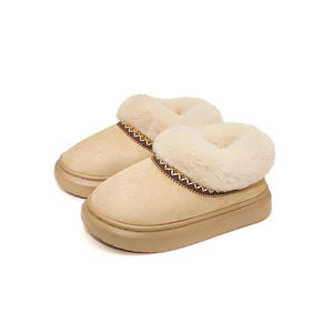 Vente en gros de nouvelles pantoufles en EVA à semelle fourrée, doublure en peluche, chaussures en coton isolées et moelleuses à prix attractif - Product Image 5
