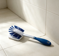 Brosse de nettoyage à double poils et long manche pour joints de carrelage, brosse de récurage en plastique pour sols de salle de bain, interstices, carreaux muraux et lavage des taches tenaces des lavabos