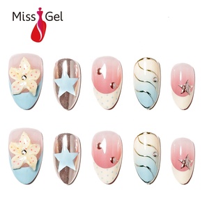 Vente en gros de <span class=keywords><strong>faux</strong></span> ongles à presser, courts, amande, pastel, mignons, avec motif étoile, pour nail art DIY et salon - Product Image 1