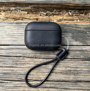 Étui en cuir de vachette véritable Crazy Horse pour Airpods Pro <span class=keywords><strong>2</strong></span>, style <span class=keywords><strong>Indiana</strong></span>-<span class=keywords><strong>Jones</strong></span>, LED avant visible, noir - Product Image 1