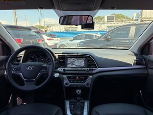 Kilometraje Original 2018, Avante AD Blanco, Auto Compacto de Gasolina con Monitor Trasero, Vehículo Económico - Product Image 3