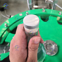 Pneumatische T Kurk Wodka Whisky Fles Persen Capping Machine Met Transportband