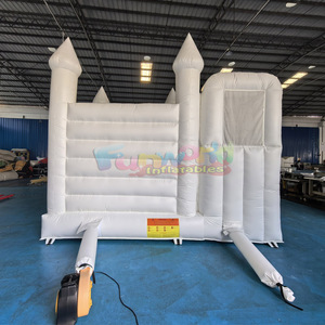 Castillo inflable blanco de calidad comercial para niños, con tobogán y piscina de pelotas, ideal para bodas al aire libre. - Product Image 4