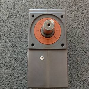Reductor de Velocidad de Transmisión de Potencia Industrial de Acero Aleado con Engranaje de Gusano Benzlers BS71 - Product Image 4