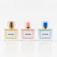 Flacon de parfum carré en verre transparent personnalisé de 30 ml, 50 ml, 100 ml, avec bouchon carré transparent, logo personnalisé, marquage à chaud et emballage