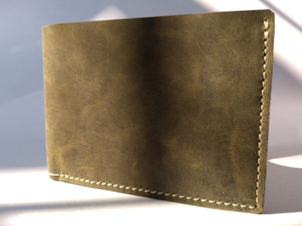 ดำ // น้ำตาล // แทน