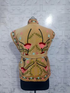Chaleco Corto de Algodón para Invierno, Bordado a Mano, Acolchado, Transpirable, Ecológico, de Terciopelo Suzani, Estilo Boho, sin Mangas, con Diseño Floral - Product Image 2