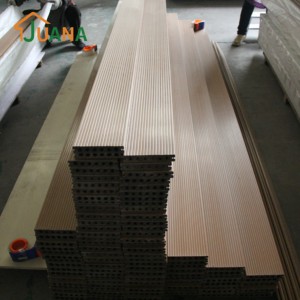 Planches composites sablées pour quais de lac, pièces sur mesure pour passerelles de zones touristiques, fourniture fabricant certifié FSC - Product Image 4