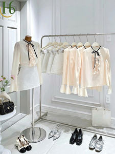 Conjunto de Blusa con Cuello de Volantes y Falda Mini, Conjunto de Dos Piezas Elegante para Fiesta, Fabricado en Vietnam, con Cuello de Lazo, Fábrica de Ropa OEM - Product Image 2