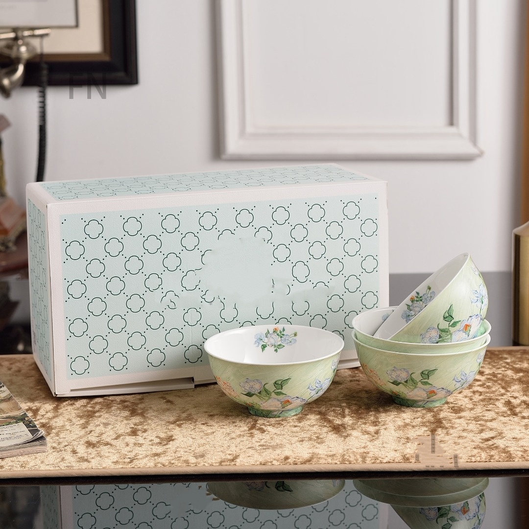 White-4.5 inch  bowls*4