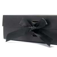 Boîte d'emballage cadeau en papier aimanté en carton plat personnalisé avec ruban Boîte magnétique pliable de luxe à couvercle rabattable