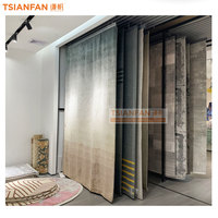 Présentoir autoportant coulissant pour tapis, design showroom, fabriqué en usine