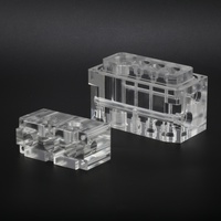 Composants microfluidiques en acrylique PMMA transparents non standard personnalisés Service d'usinage de précision CNC à 5 axes