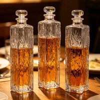 Carafe en verre transparent gaufré épais de style minimaliste moderne européen pour whisky, brandy, bourbon